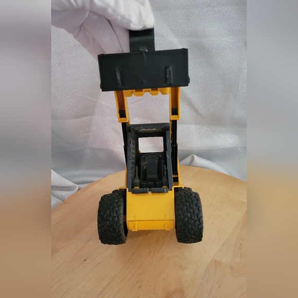 Bruder Caterpillar Skid Steer Loader Toy Figurine - Picture 15 of 16